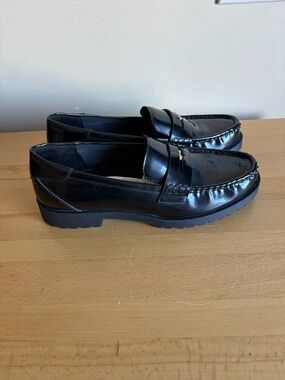 Zara Black Patent Leather Penny Loafers with Gold Accent Sz 9